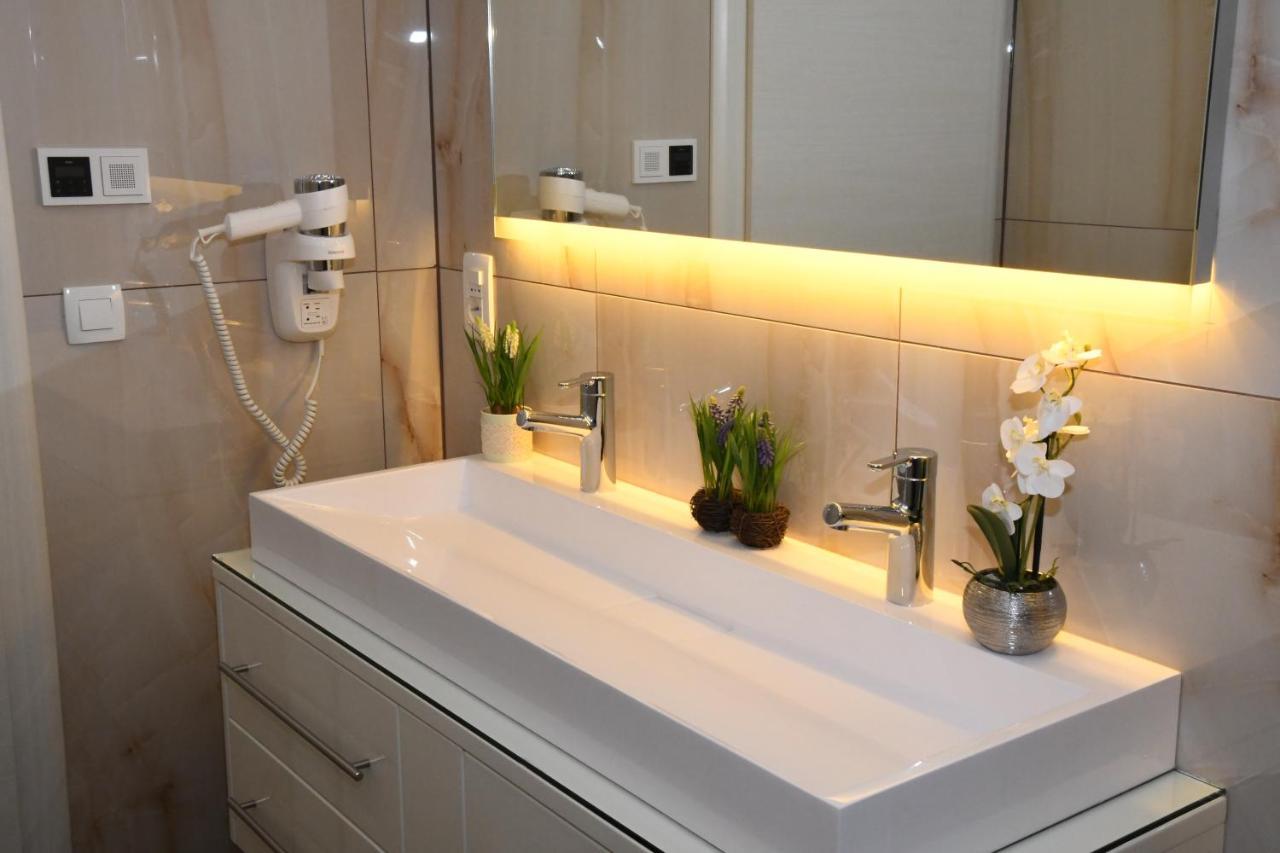 Luxury Sundance Traù